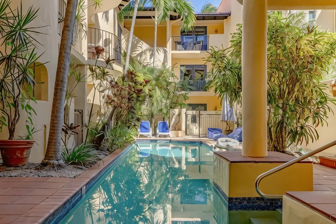 Villa San Michele Port Douglas — rooms and atmosphere