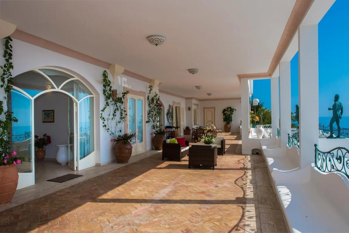 Villa Santa Chiara Positano Suites — ภาพห้องพักและบรรยากาศ