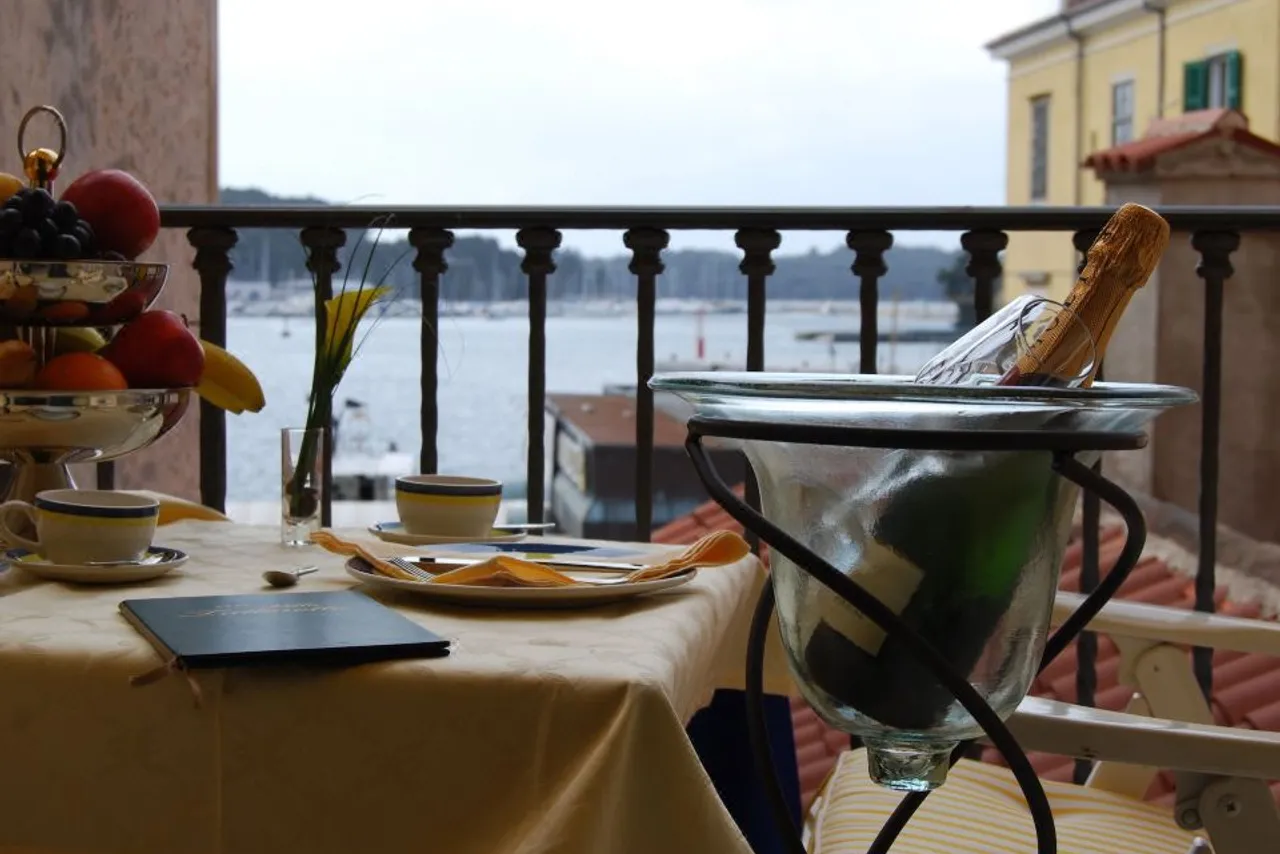 Villa Tuttorotto — rooms and atmosphere