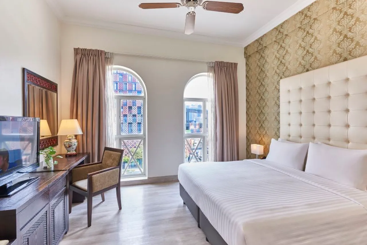 Village Hotel Albert Court by Far East Hospitality — rooms and atmosphere