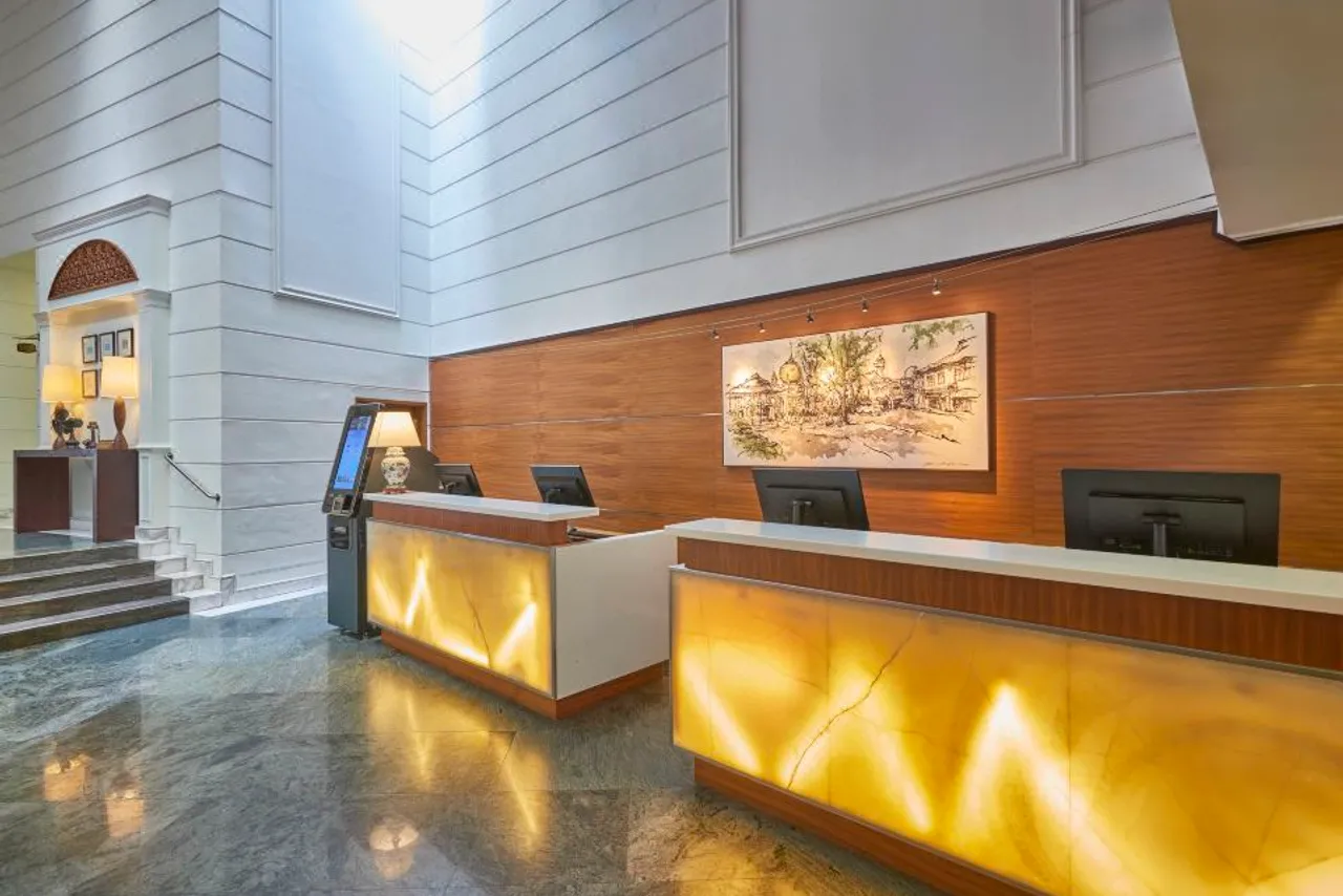 Village Hotel Albert Court by Far East Hospitality — rooms and atmosphere