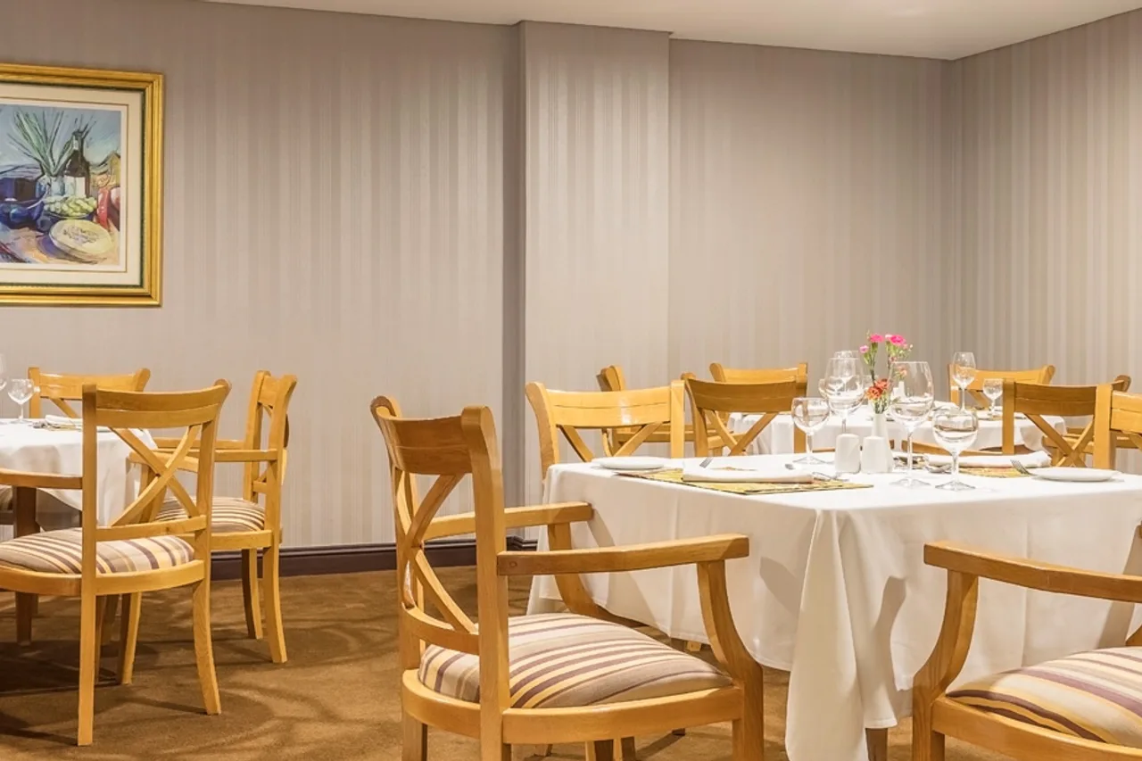 VIP Grand Maputo — rooms and atmosphere