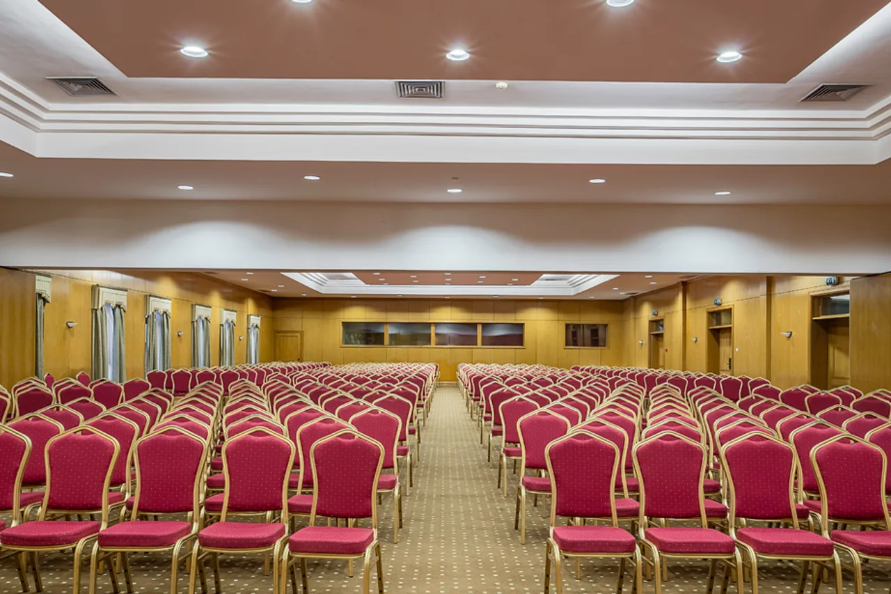 VIP Grand Maputo — rooms and atmosphere