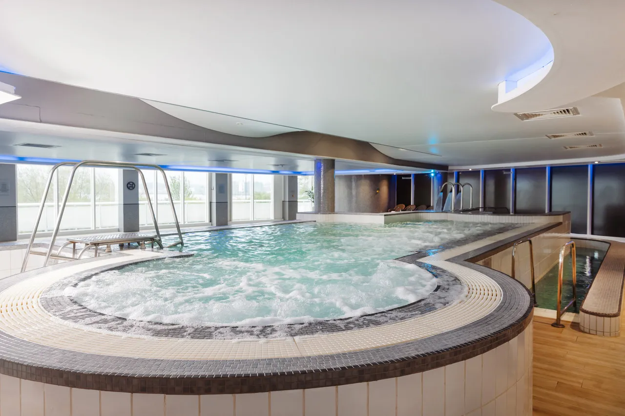 voco St David's Cardiff — rooms and atmosphere