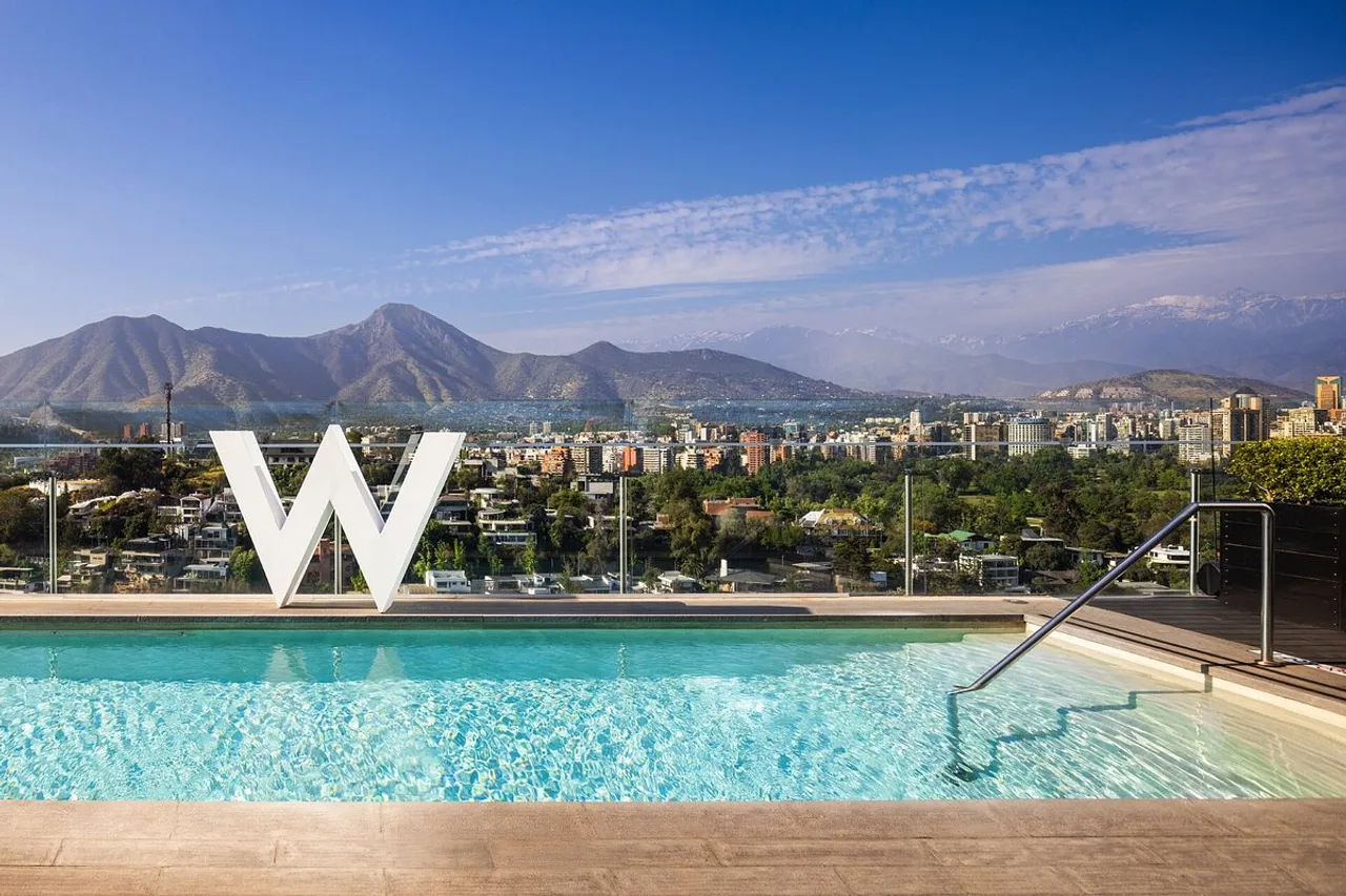 W Santiago — rooms and atmosphere