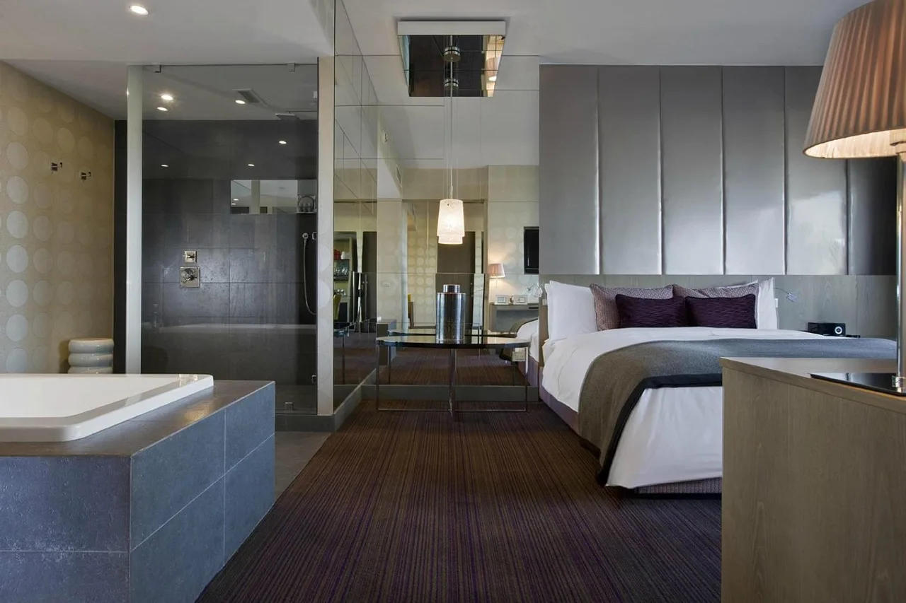 W Santiago — rooms and atmosphere