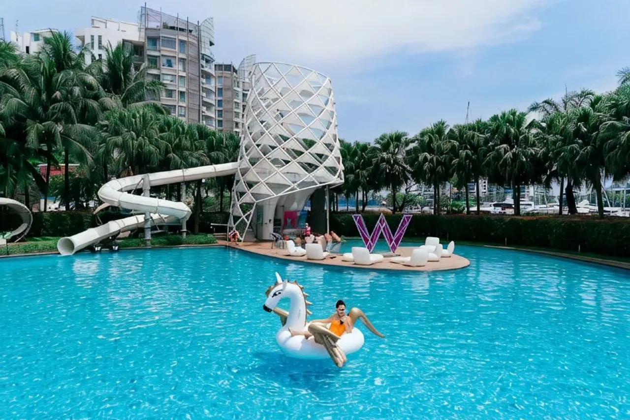 W Singapore - Sentosa Cove — rooms and atmosphere
