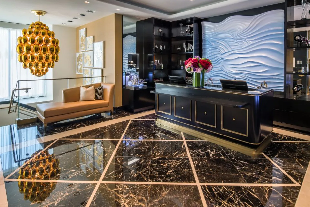 Waldorf Astoria Beverly Hills — rooms and atmosphere