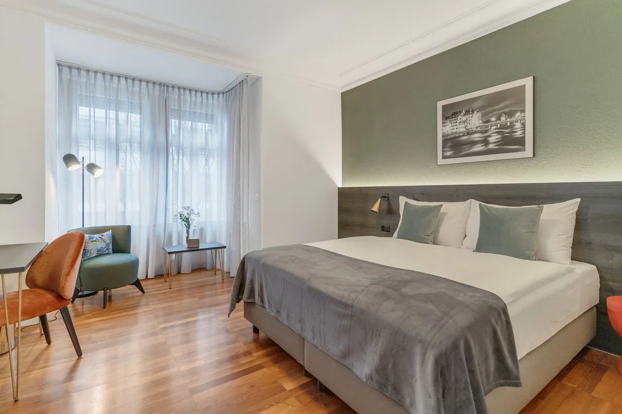 Waldstätterhof Swiss Quality Hotel — rooms and atmosphere