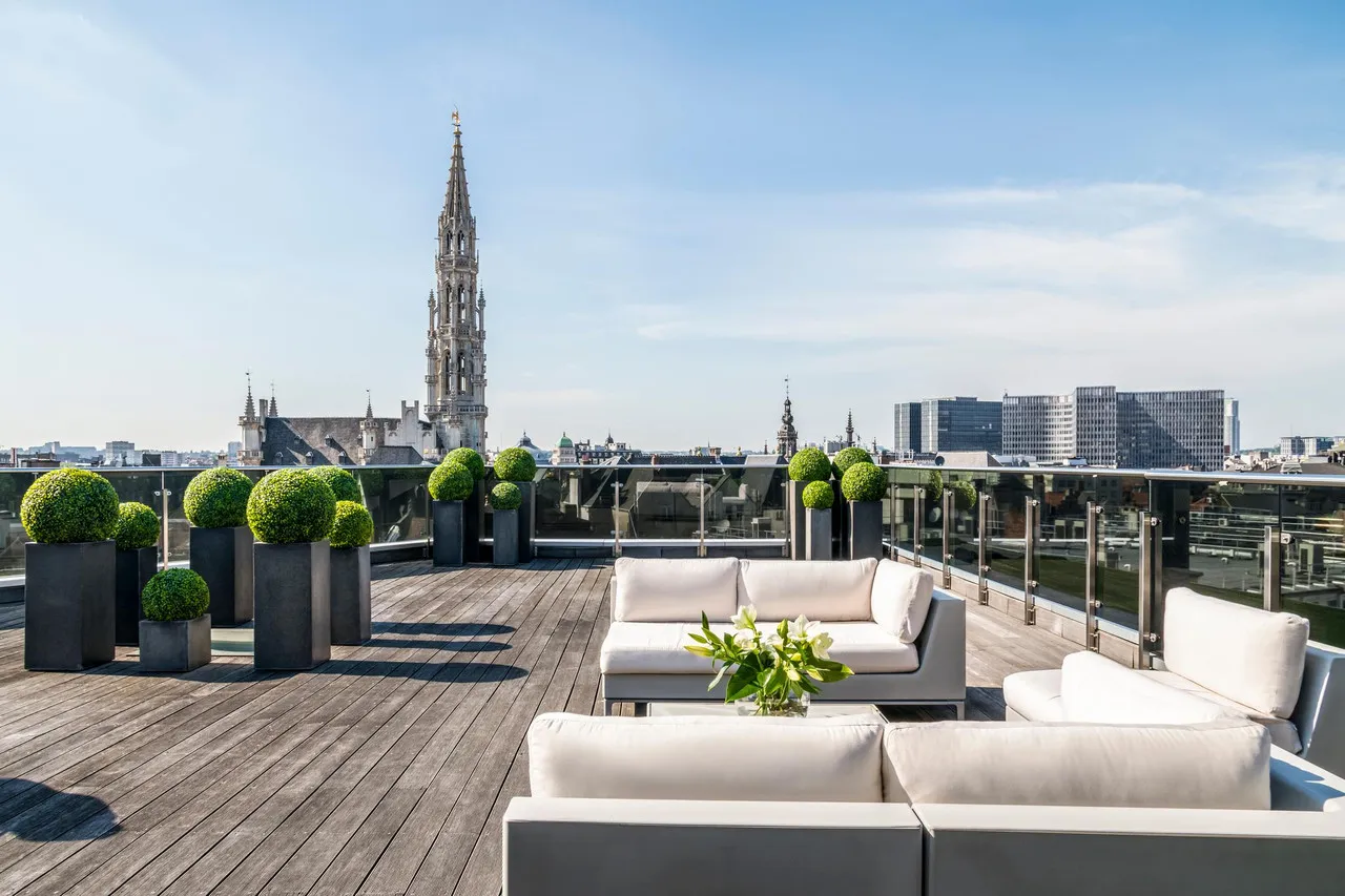 Warwick Brussels — Grand Place — rooms and atmosphere