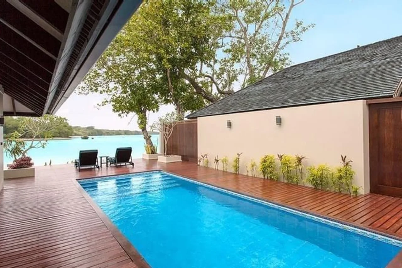 Warwick Le Lagon Resort & Spa, Vanuatu — rooms and atmosphere