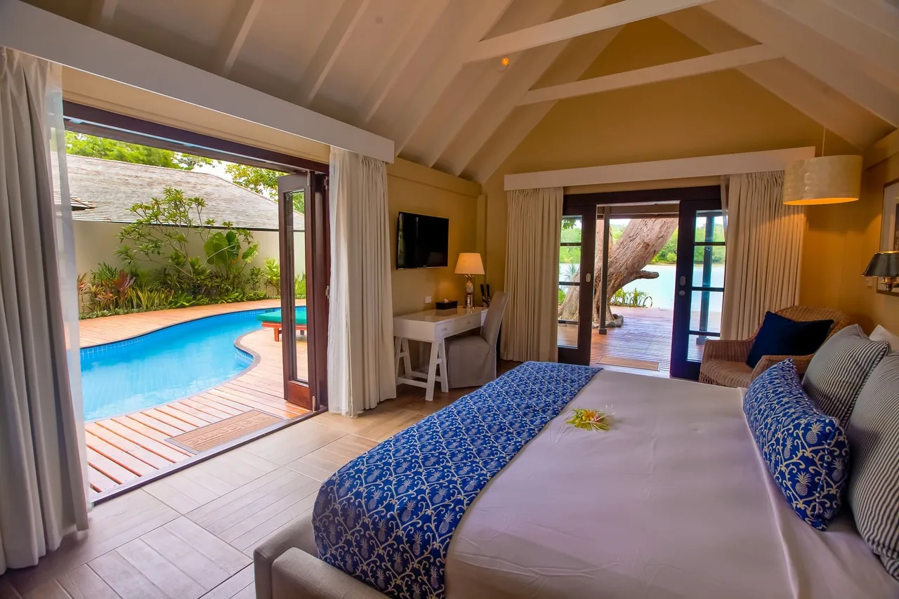 Warwick Le Lagon Resort & Spa, Vanuatu — rooms and atmosphere