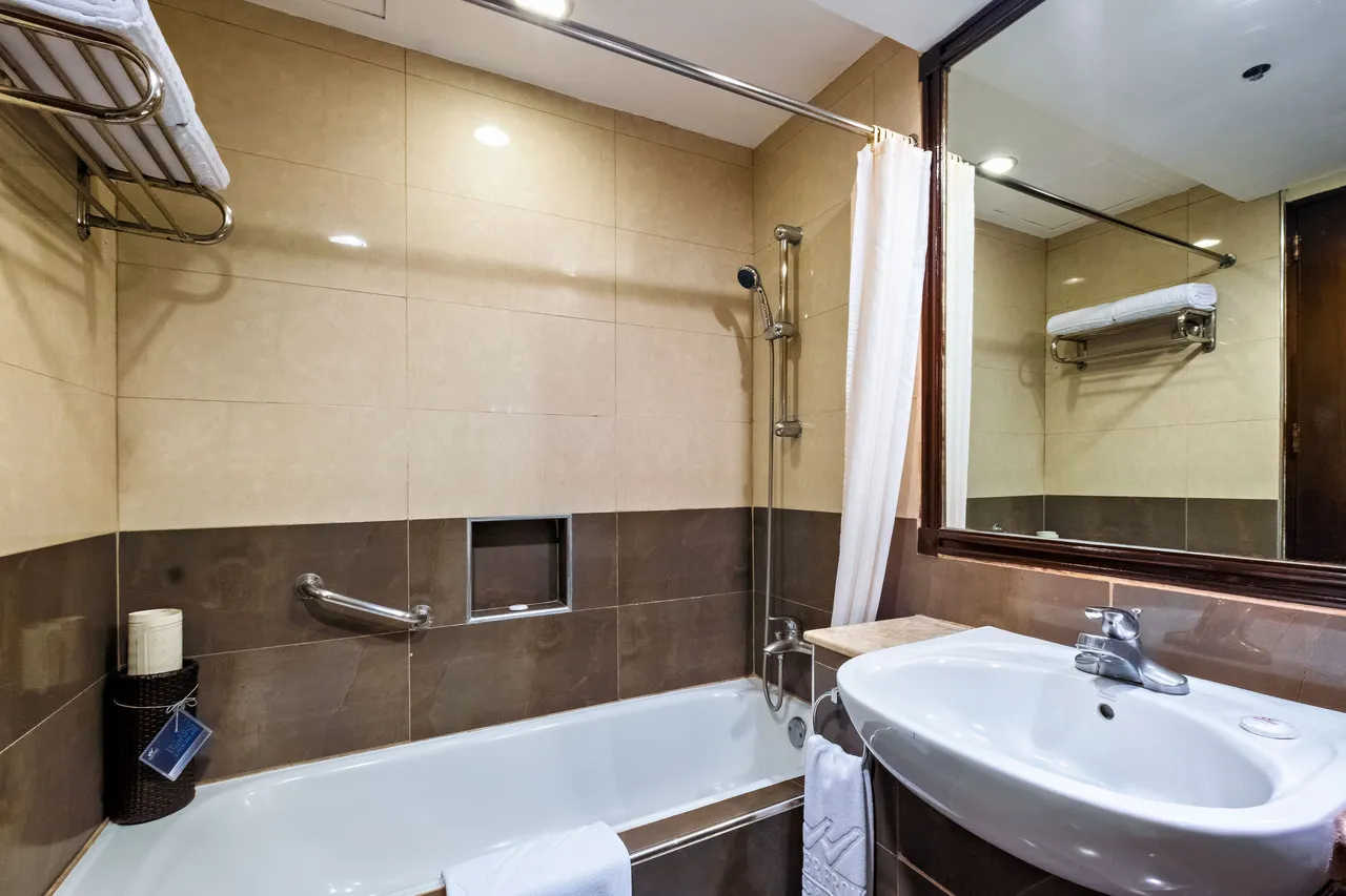 Waterfront Cebu City Hotel & Casino — rooms and atmosphere