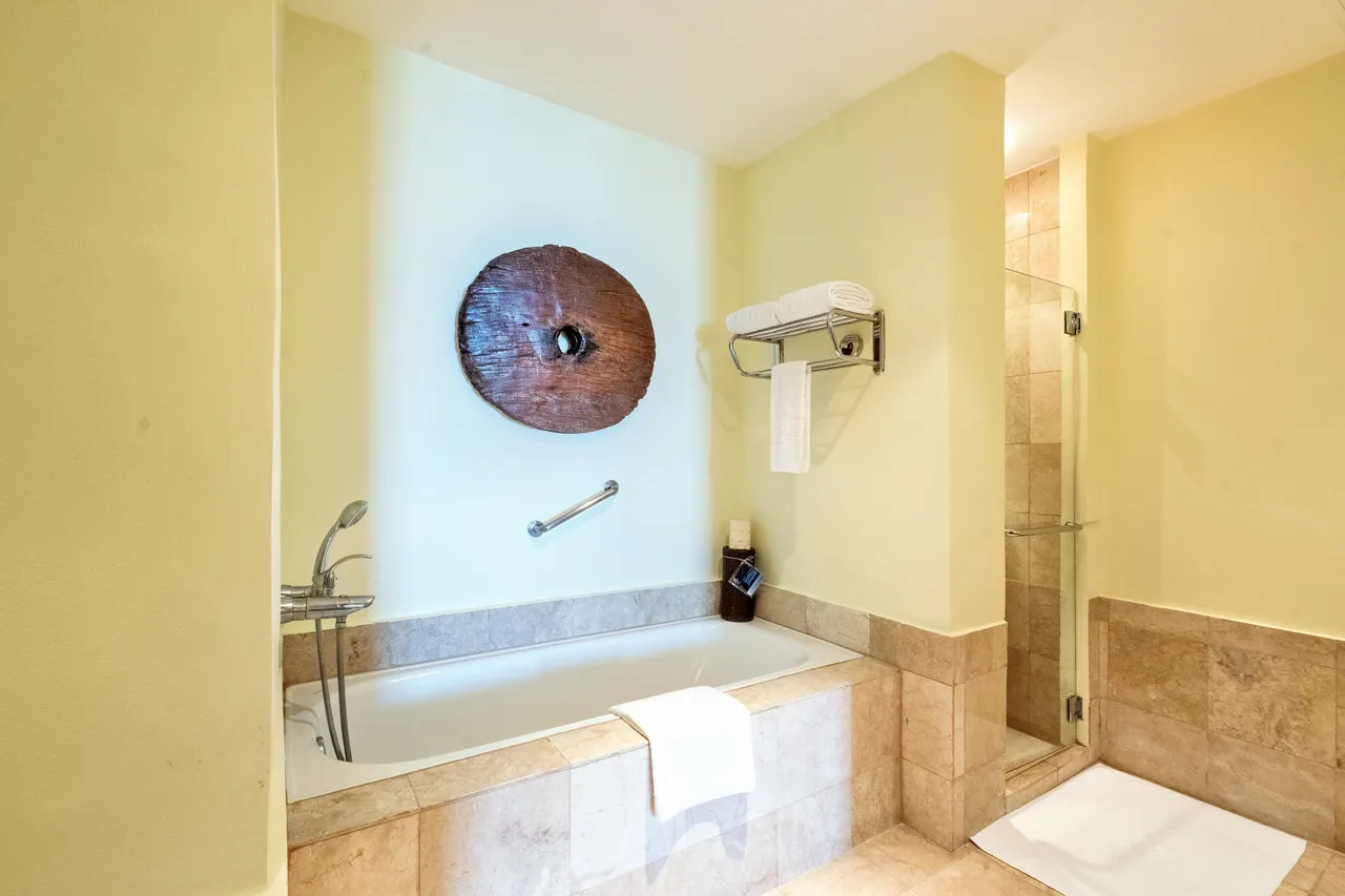 Waterfront Cebu City Hotel & Casino — rooms and atmosphere