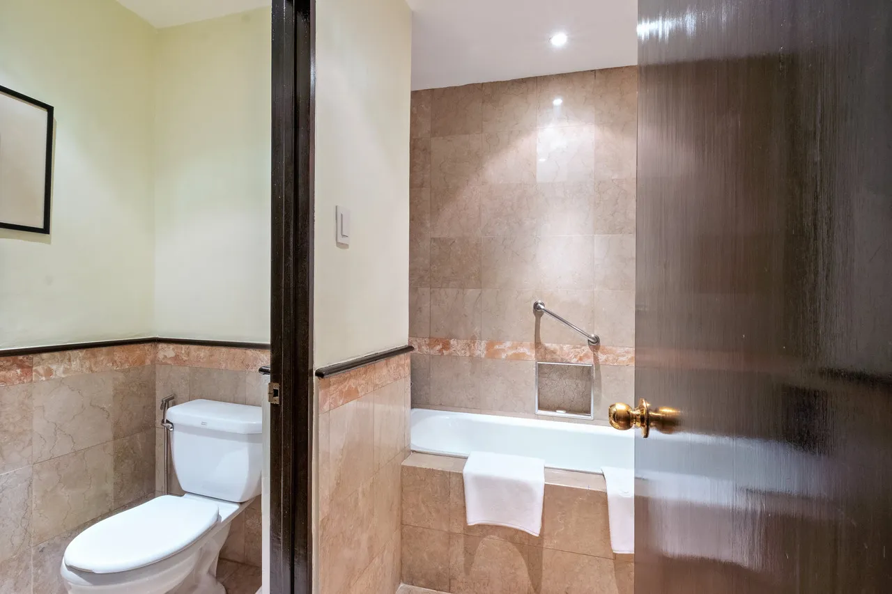 Waterfront Cebu City Hotel & Casino — rooms and atmosphere