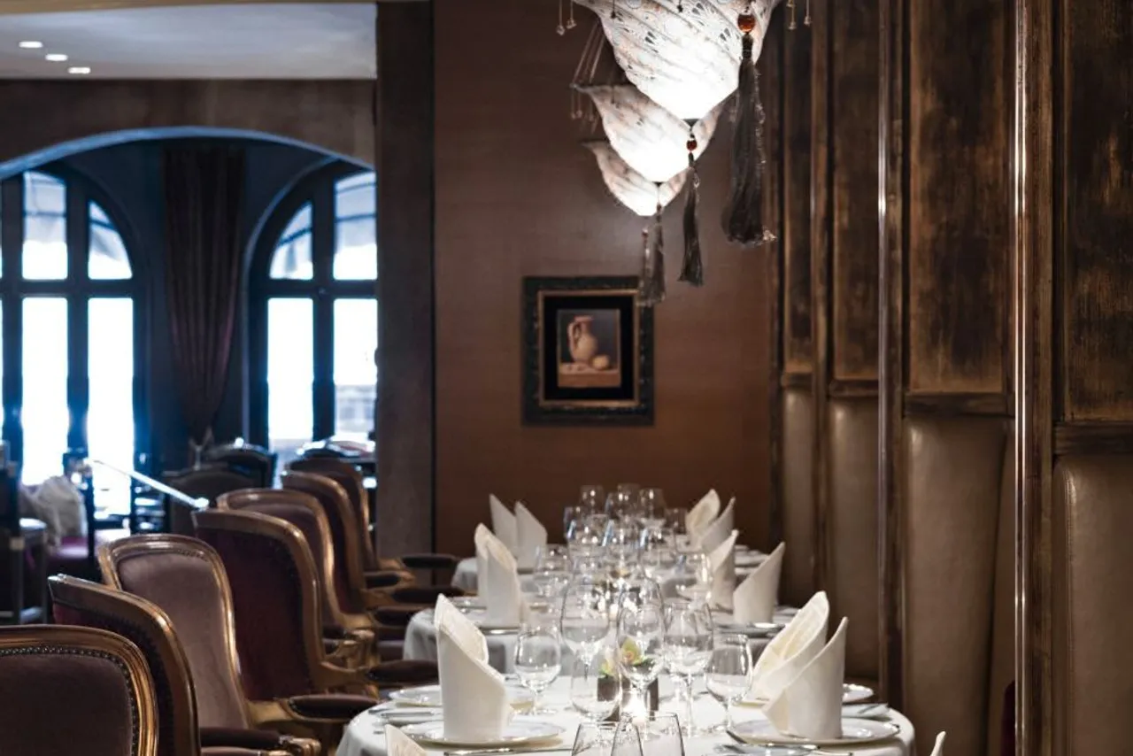 Wedgewood Hotel & Spa — rooms and atmosphere