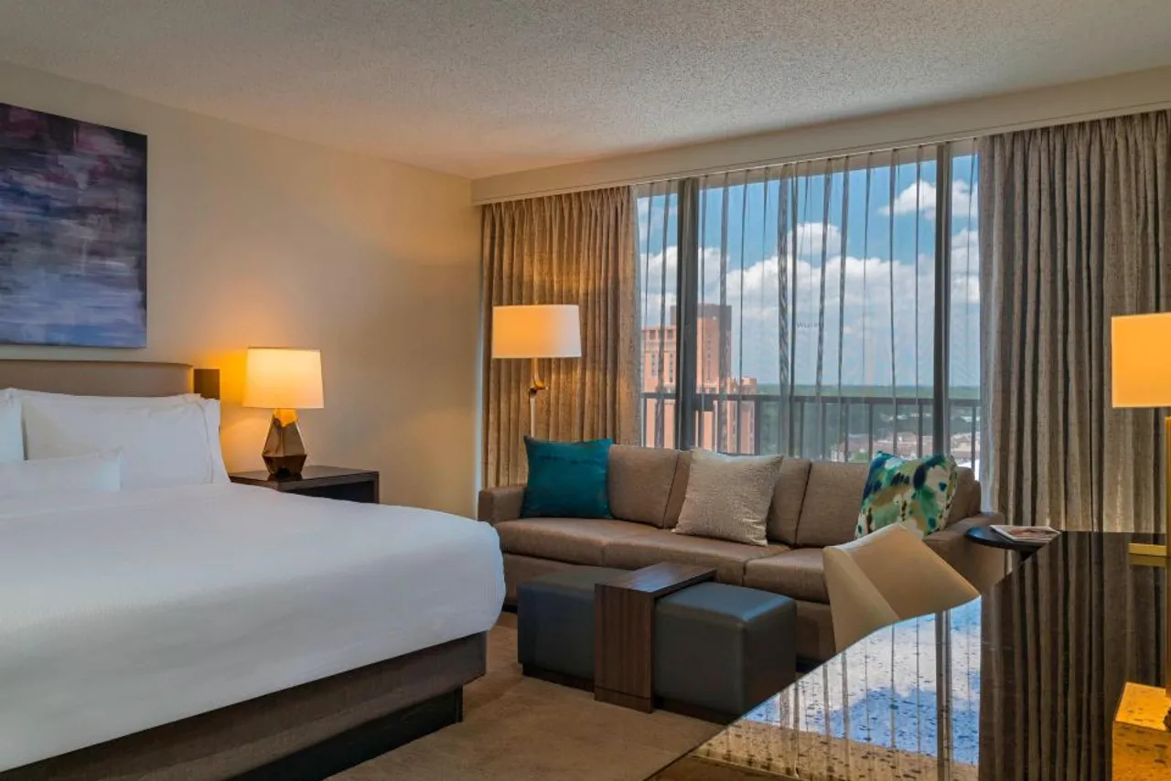 The Westin Galleria Houston — rooms and atmosphere