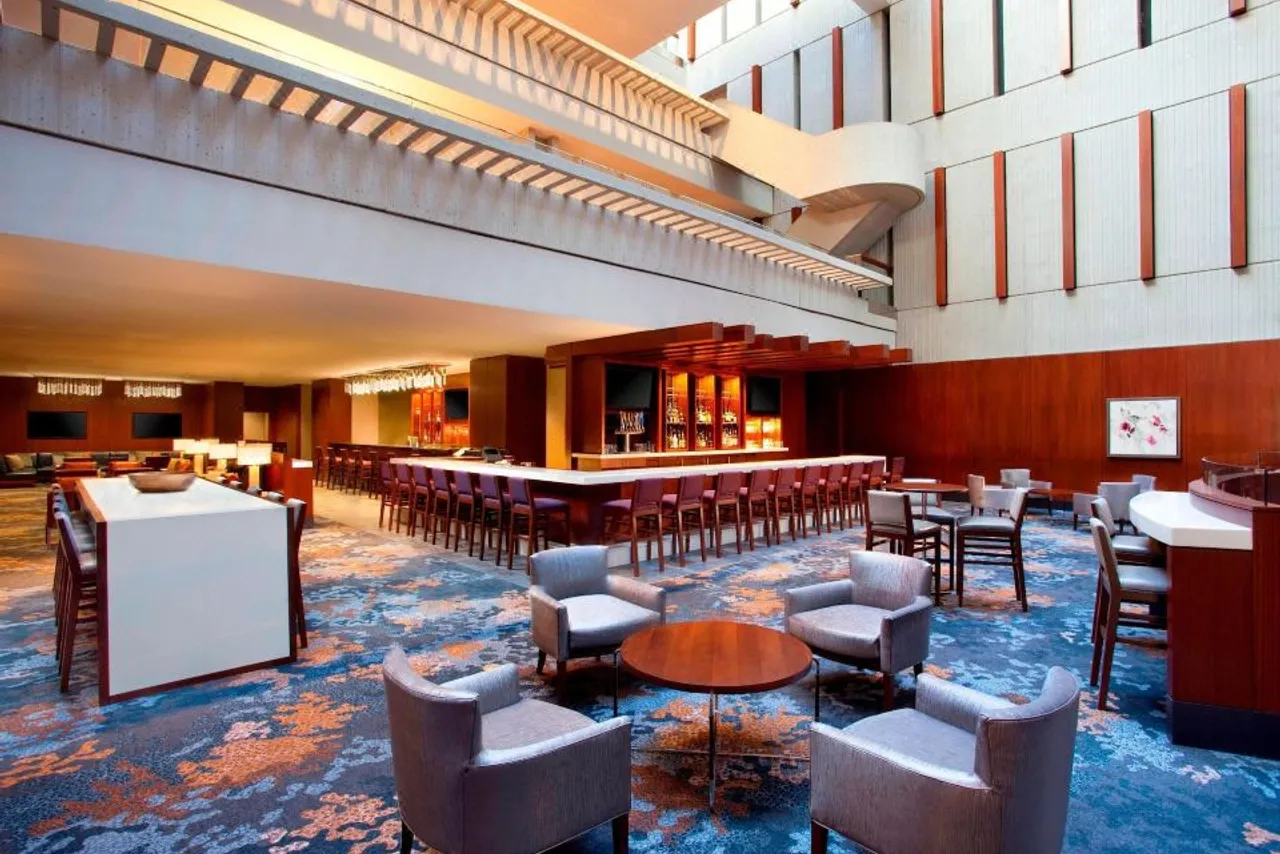 The Westin Peachtree Plaza, Atlanta — rooms and atmosphere