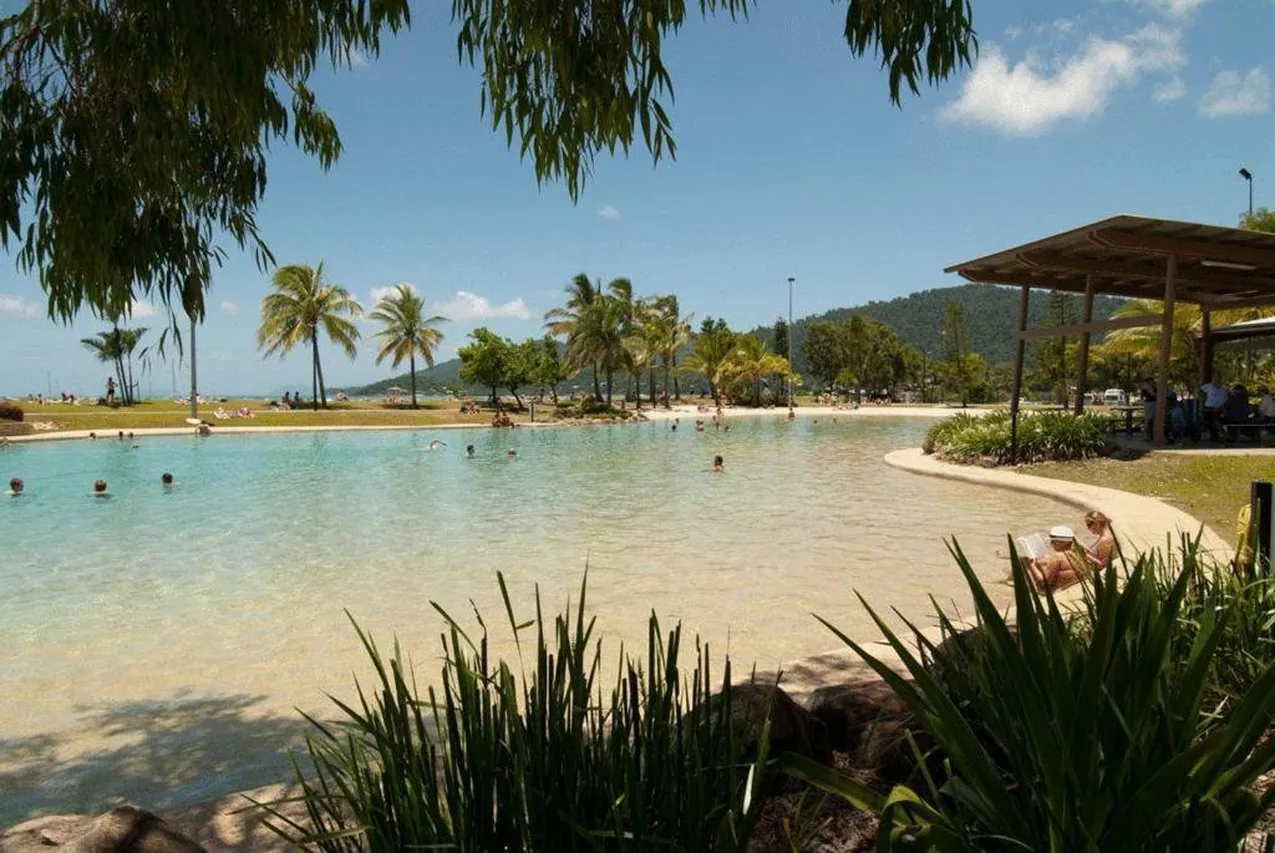 Whitsunday on the Beach — rooms and atmosphere
