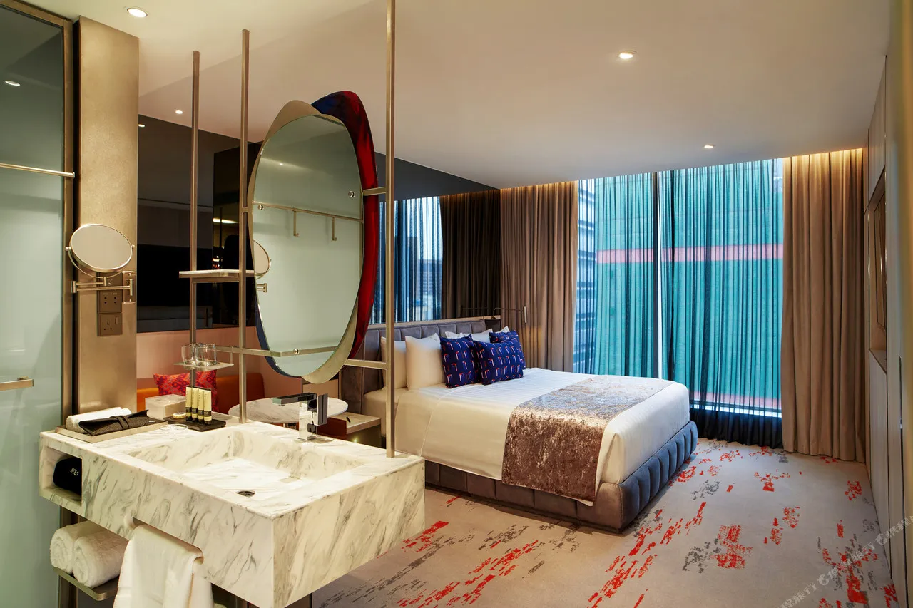 WOLO Kuala Lumpur — rooms and atmosphere
