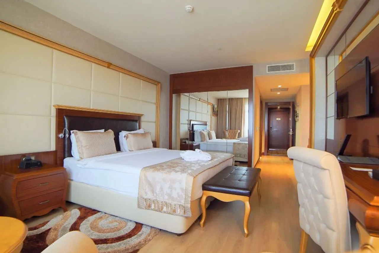 Wyndham Batumi — rooms and atmosphere