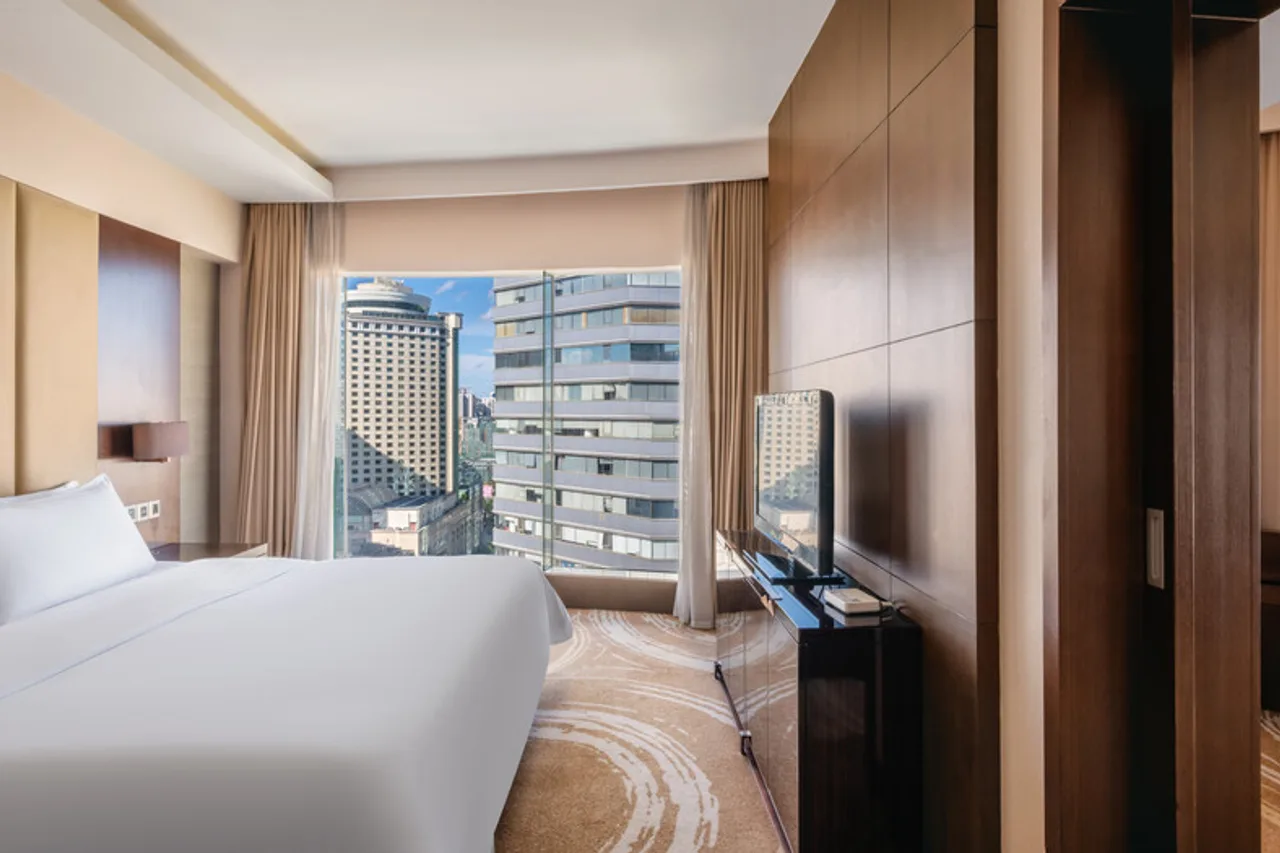 Wyndham Kunming Tian Tao — rooms and atmosphere