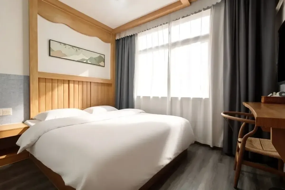 Xiao Wu Ding Inn Zhangjiajie — rooms and atmosphere