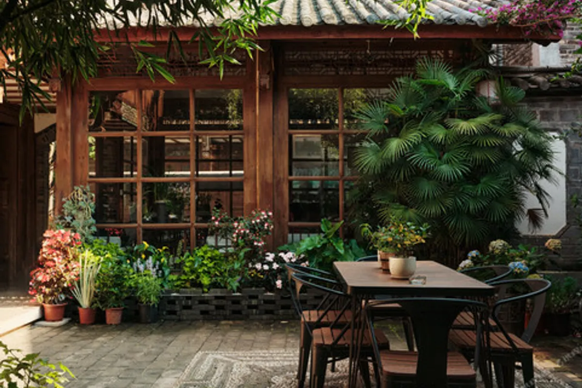 Xilu Xiaoxie Inn Lijiang — rooms and atmosphere