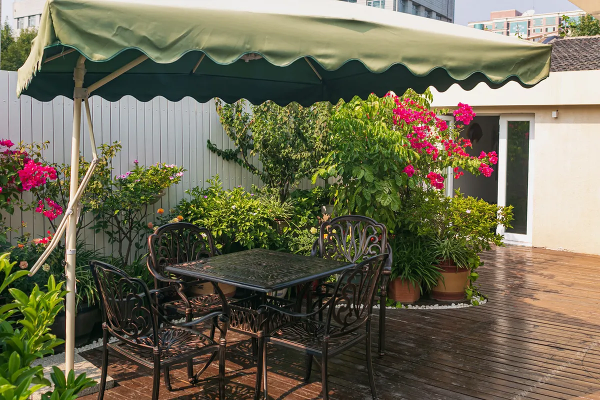 Xingshe Alley Courtyard Hotel Beijing — rooms and atmosphere