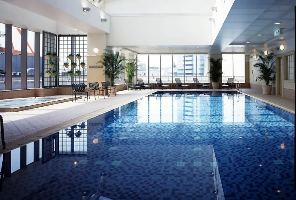 Yokohama Bay Sheraton Hotel & Towers — rooms and atmosphere