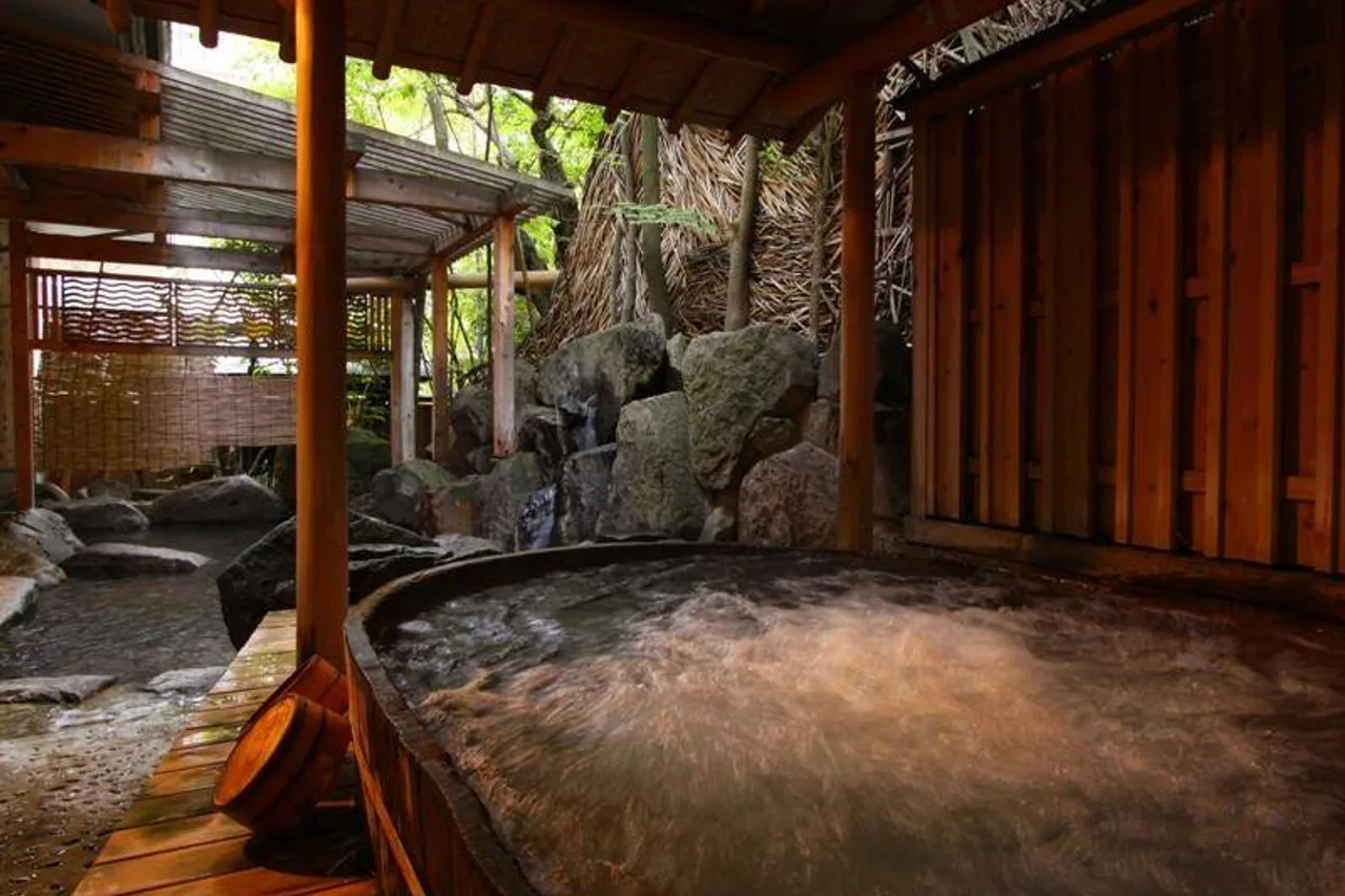 Yorozuya Annex Yurakuan — rooms and atmosphere