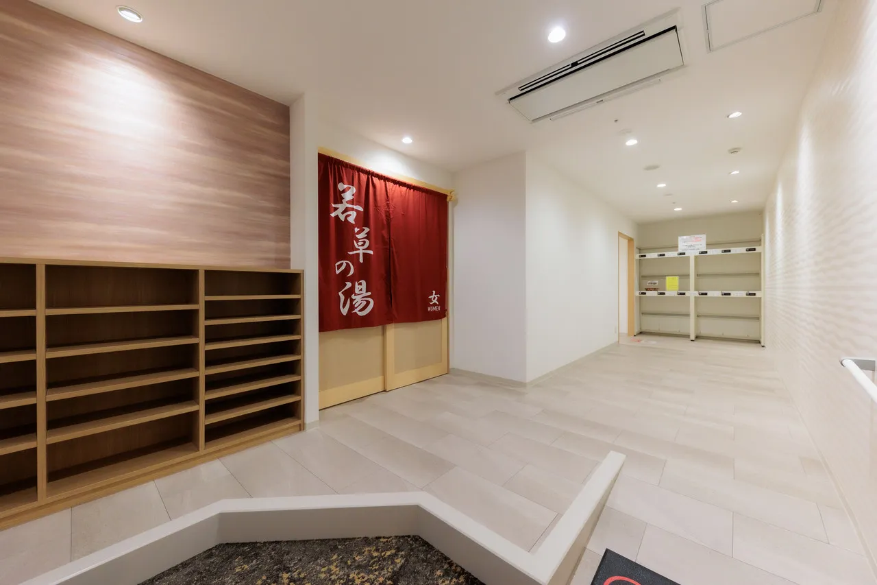 Yuzawa Grand Hotel — rooms and atmosphere