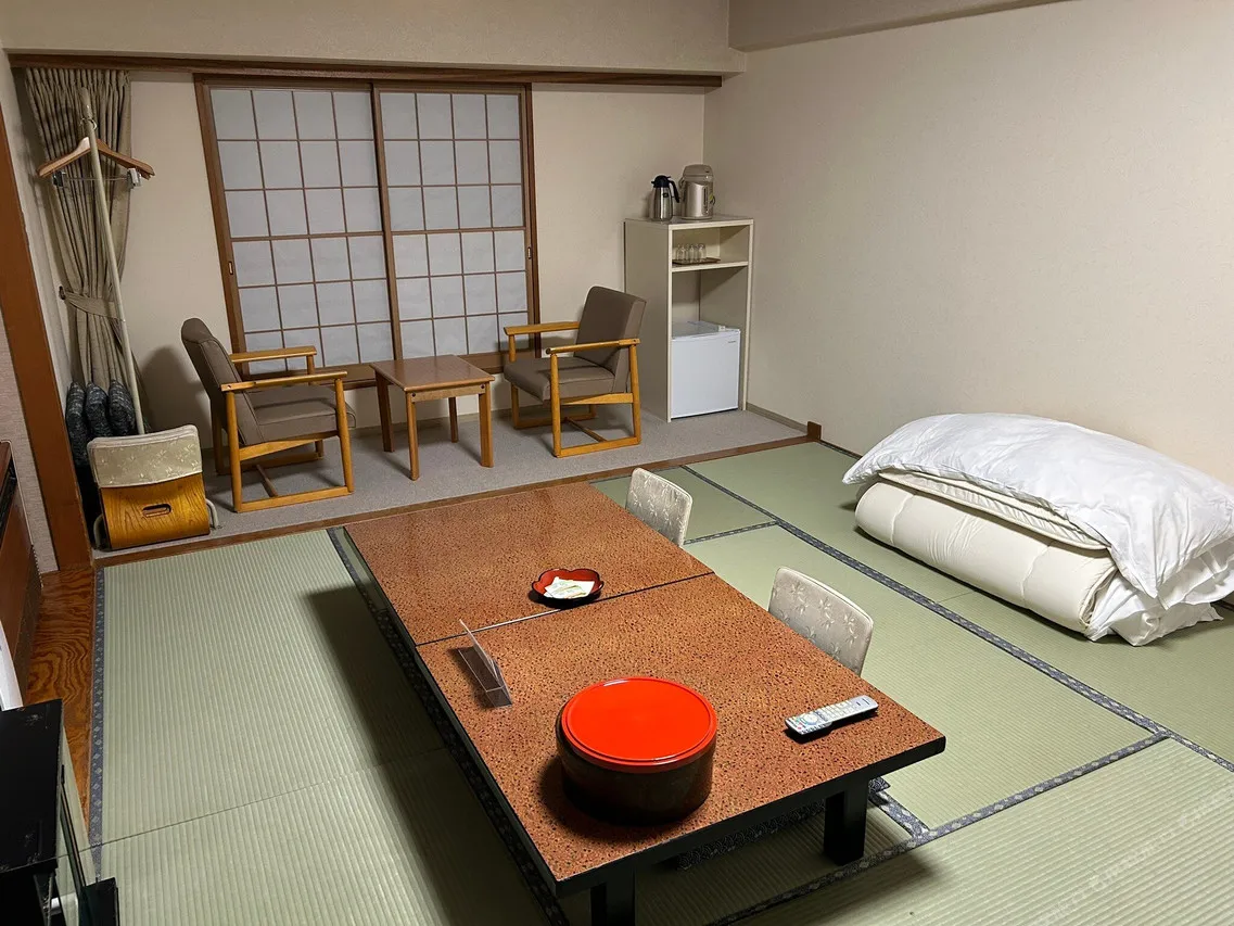 Yuzawa New Otani — rooms and atmosphere