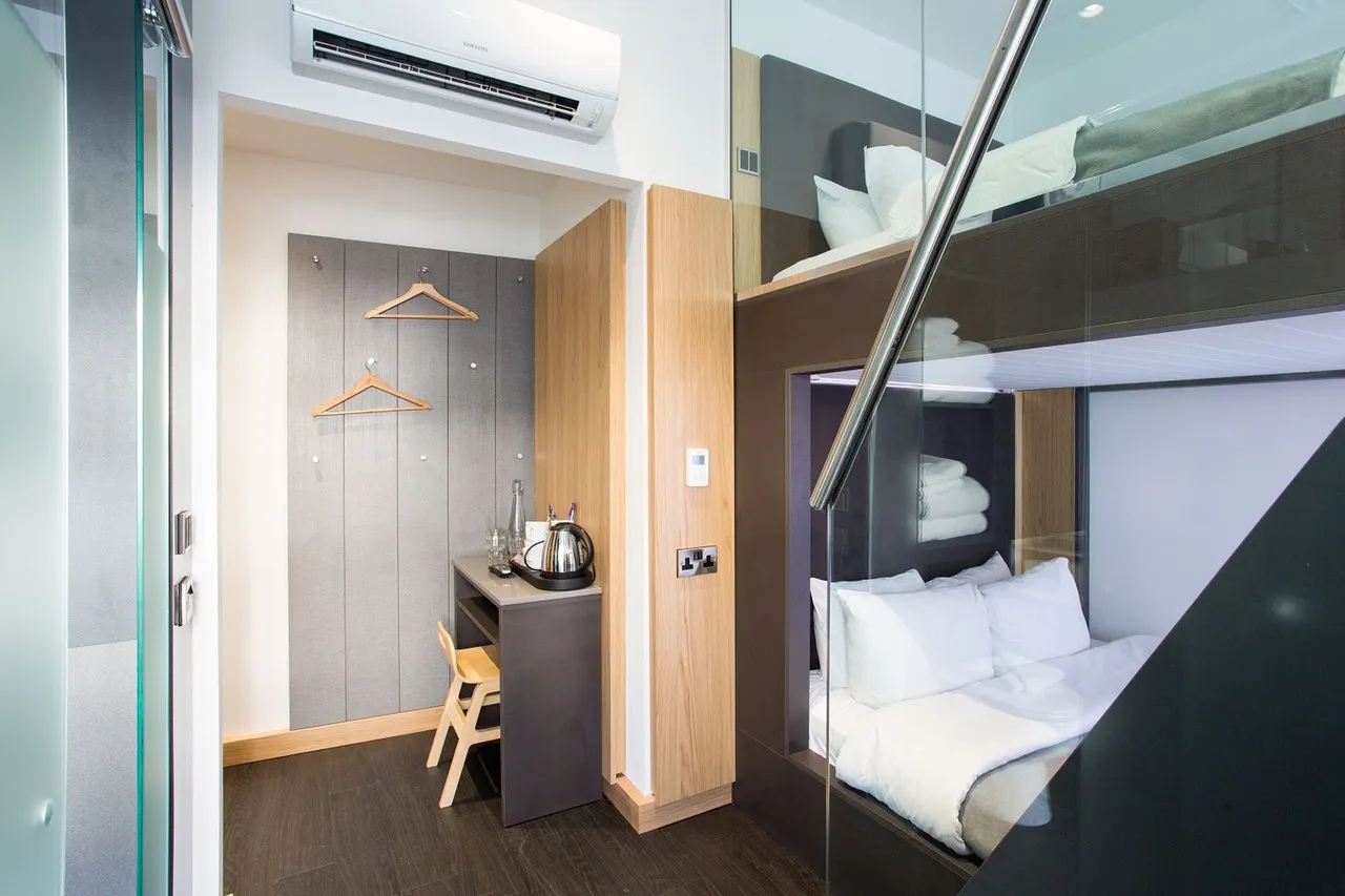 The Z Hotel Bath — rooms and atmosphere
