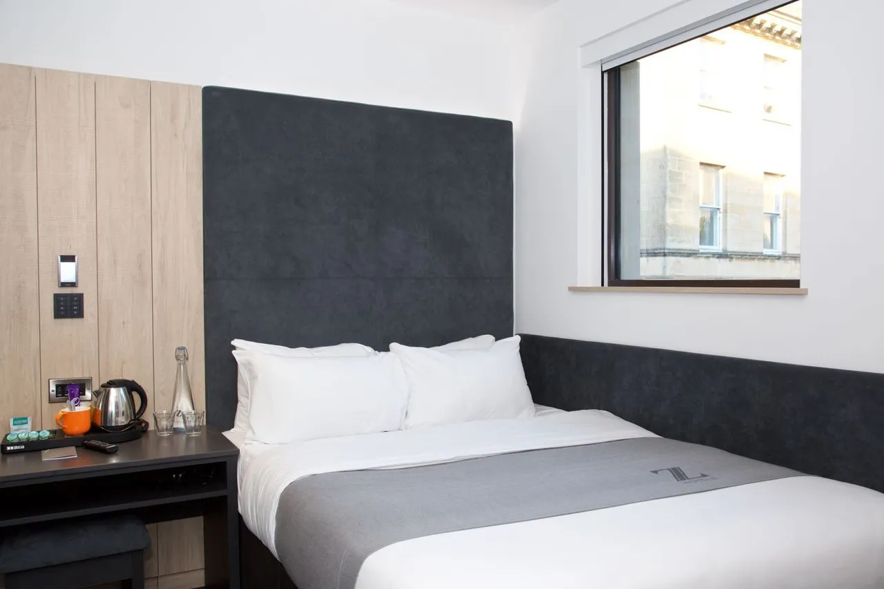 The Z Hotel Bath — rooms and atmosphere