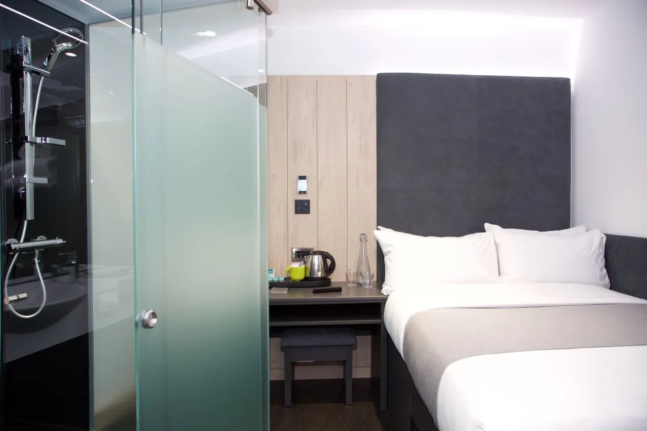 The Z Hotel Bath — rooms and atmosphere