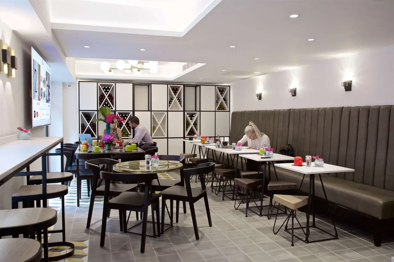 Z Hotel Tottenham Court Road — rooms and atmosphere