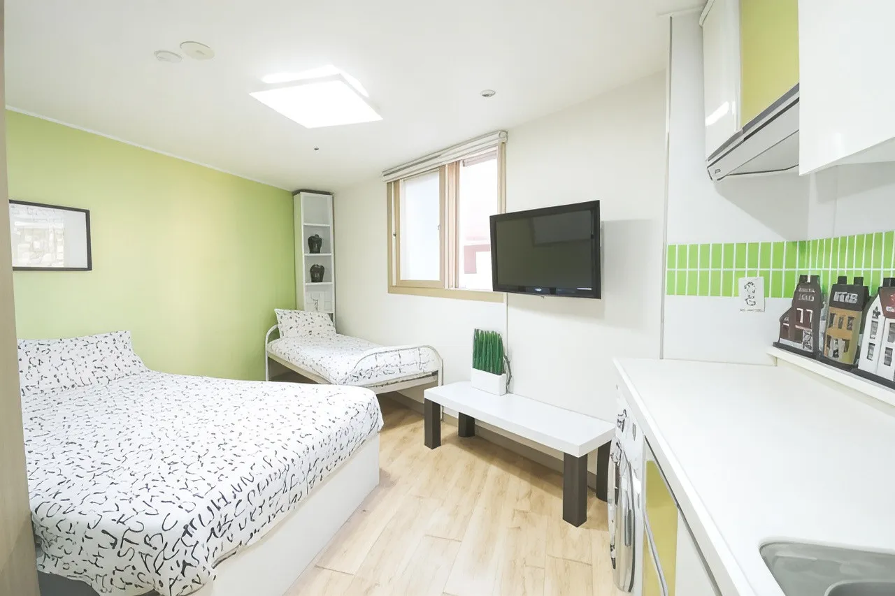 Zaza Backpackers Hostel — rooms and atmosphere