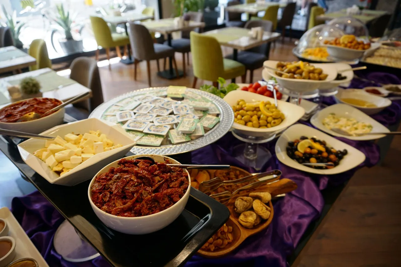 Zeniva Hotel — ภาพห้องพักและบรรยากาศ