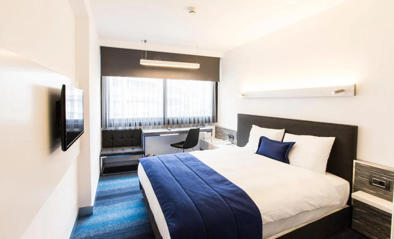Zeniva Hotel — ภาพห้องพักและบรรยากาศ