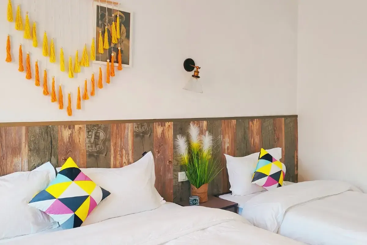 Zhangjiajie MINI Inn — rooms and atmosphere