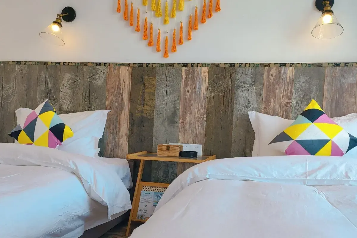 Zhangjiajie MINI Inn — rooms and atmosphere