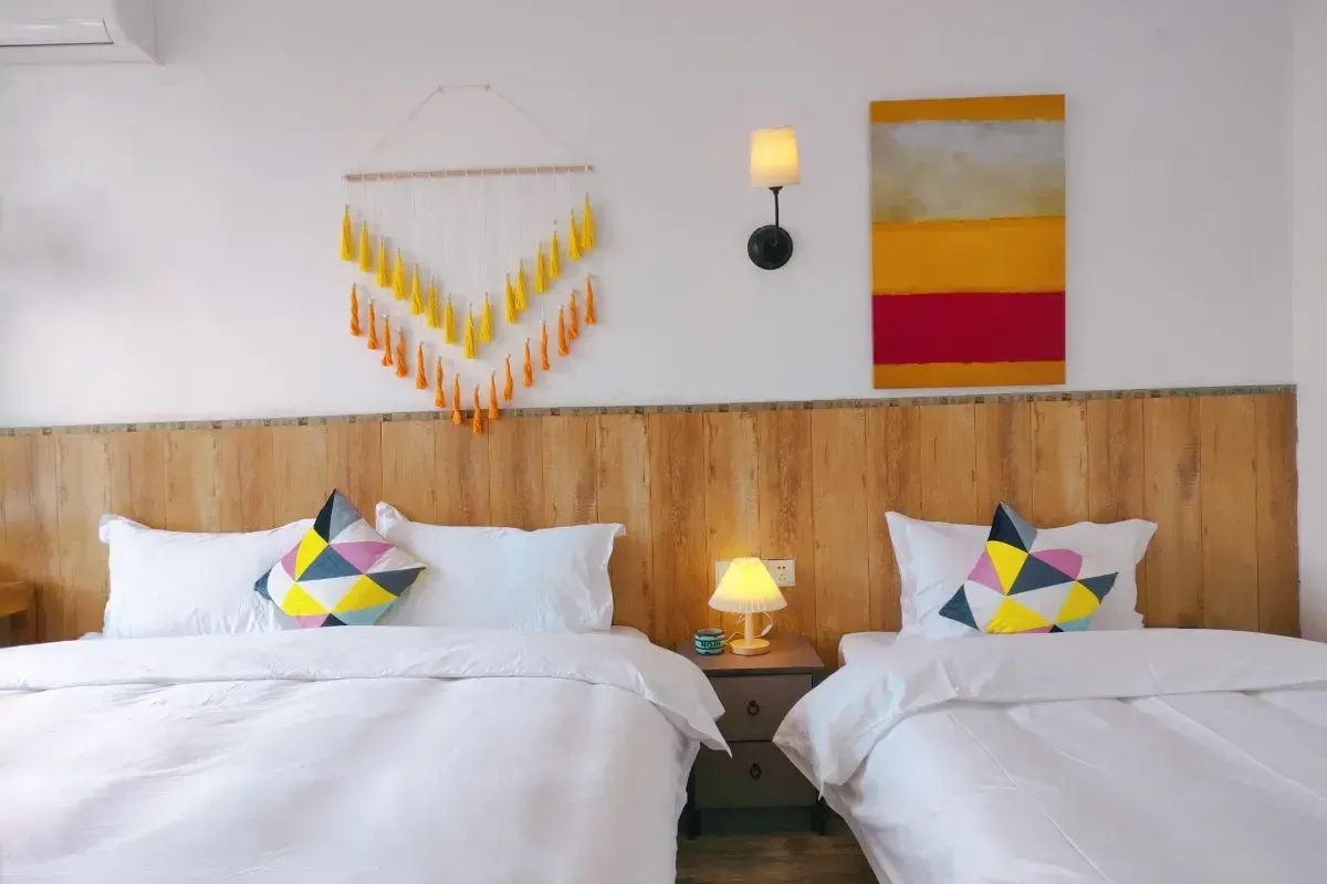 Zhangjiajie MINI Inn — rooms and atmosphere