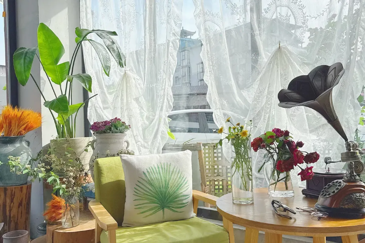 Zhangjiajie Zhijue Art Guest House — rooms and atmosphere