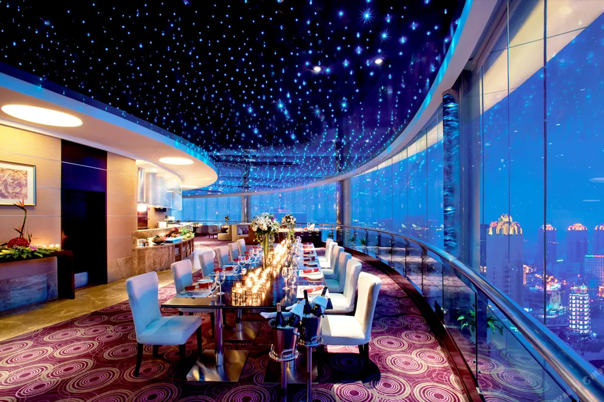 Zhengzhou Yuehai Hotel — rooms and atmosphere