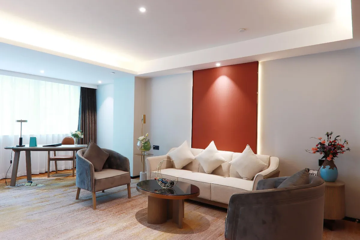 ZTL Hotel Shenzhen — rooms and atmosphere
