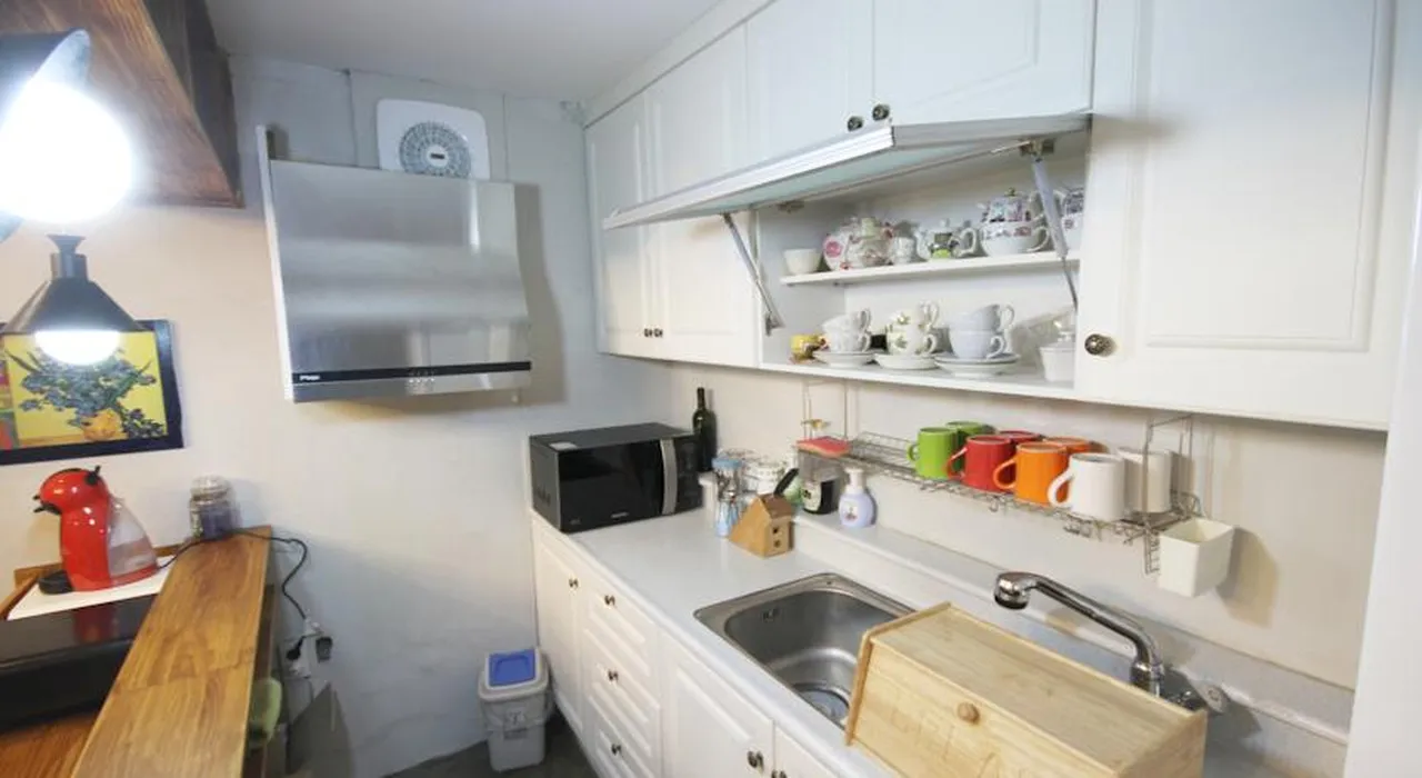 Zzzip Guesthouse Hongdae — rooms and atmosphere