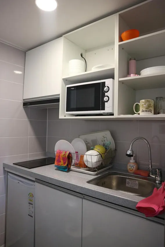 Zzzip Guesthouse Hongdae — rooms and atmosphere