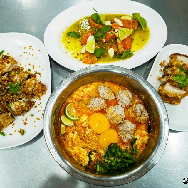 เจ๊โอ โภชนา (Jeh O Chula) – ต้มยำมาม่าหม้อไฟ ในกรุงเทพฯ