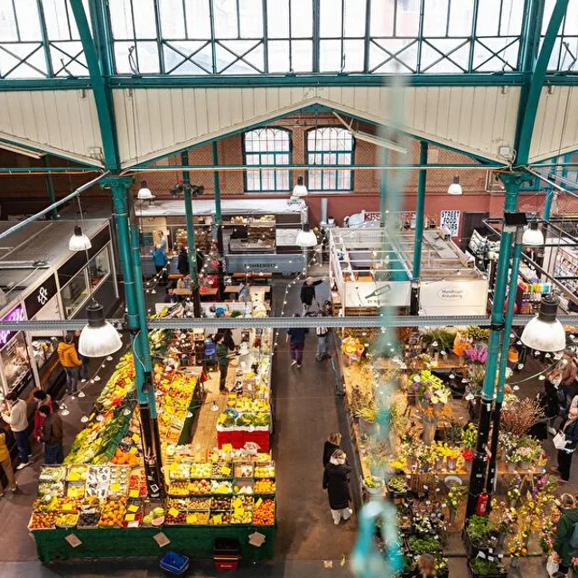 มาร์คธัลเลอ นอยน์ (Markthalle Neun) – เกี๊ยว/มานตึ ในเบอร์ลิน
